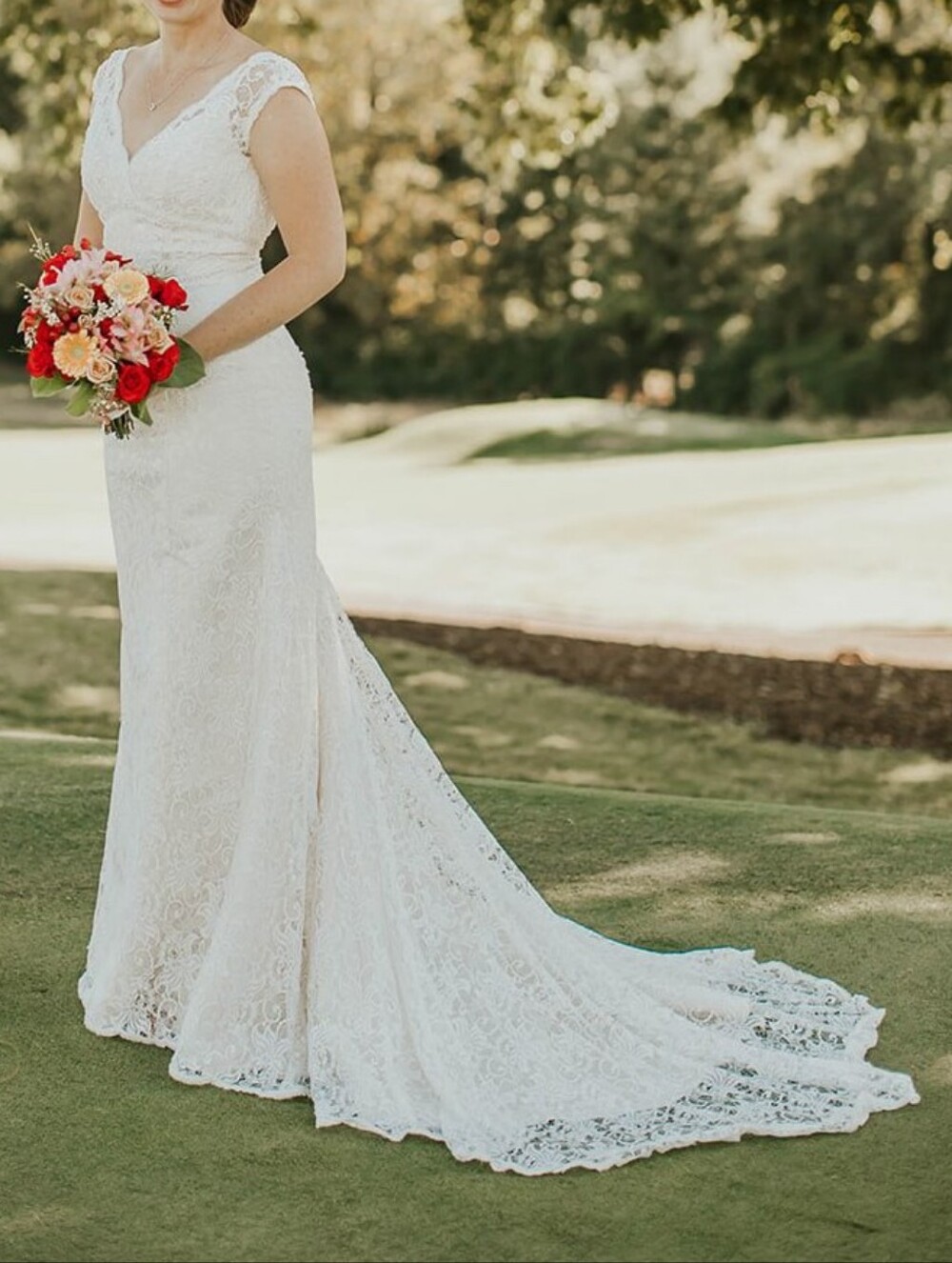 David’s Bridal Cap Sleeve Lace Wedding Dress Ivory/Champ. (Size 10) - Picture 10 of 10